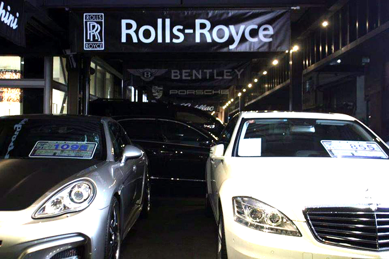 270320t店舗装飾横断幕2