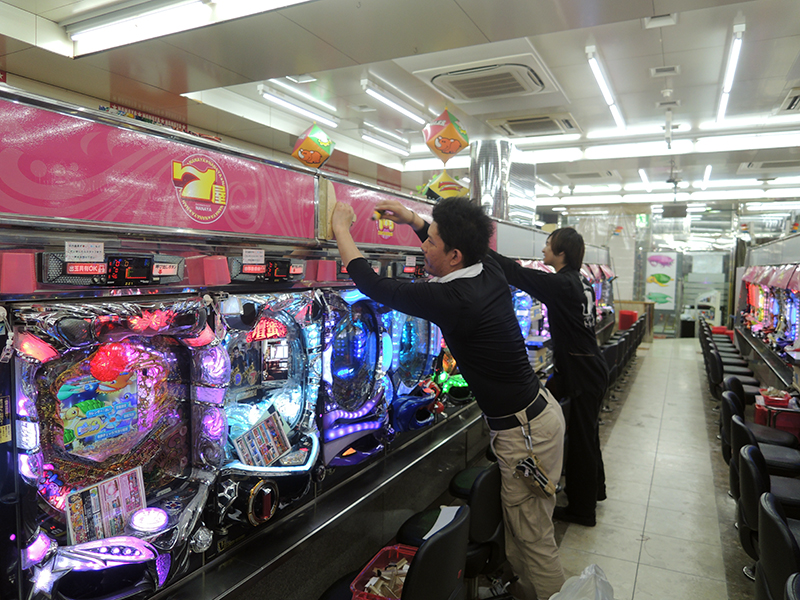 270616_パチンコ店内装デザイン