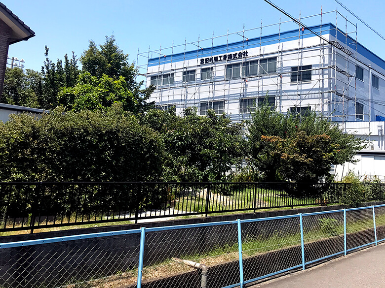 r010523_カルプ文字_法人_ビル側面_1